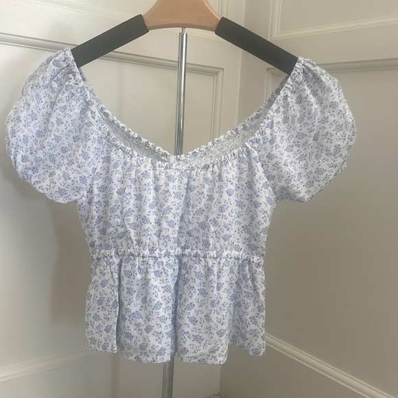 Hollister Floral Top - Picture 2 of 3